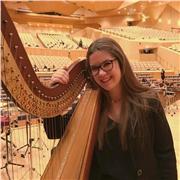 Arpista profesional ofrece clases de arpa y online